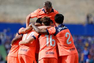 El posible alirón del Barcelona entre la agitación por la permanencia