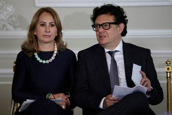Colombia pide perdón al periodista Hollman Morris por persecución ilegal entre 2004 y 2009