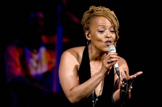 Cassandra Wilson, la cantante que revolucionó el jazz con fusiones, muere a los 70 años
