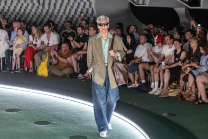 Las tendencias van por un lado y el código de vestuario por otro
