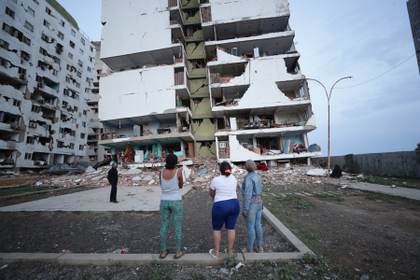 El grito de auxilio en una ciudad devastada en Venezuela que espera por rescatistas
