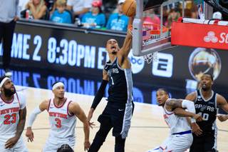 95-105. Los Knicks plantan su bandera en San Antonio