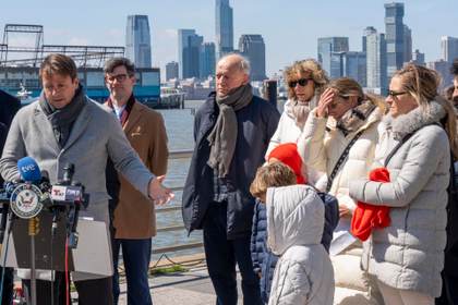 Familia de españoles fallecidos en helicóptero Nueva York reclama más medidas de seguridad