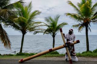 Devotos del Cristo Negro imploran por los afectados por el terremoto de 7,7 en Panamá