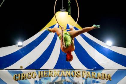 La familia Parada mantiene viva la magia del circo tradicional en la España rural