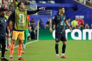 Almirón, un partido de suspensión tras su expulsión por la 'ley Prestianni'