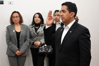 Rodrigo Paz cambia al ministro de Trabajo en medio de las protestas contra su Gobierno