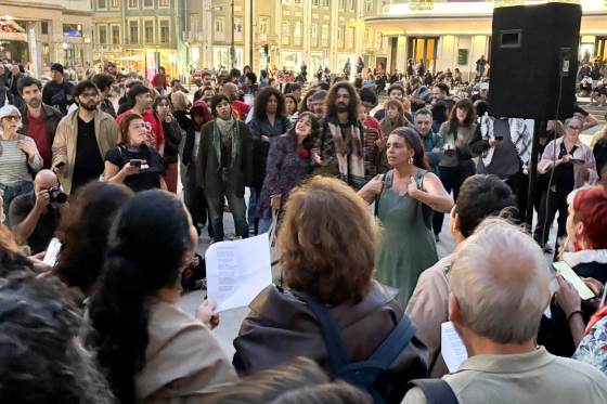 Oporto reclama un lugar donde vivir: de la casa de los padres a la protesta en la plaza