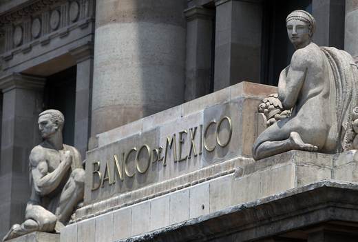 Banxico mantiene la tasa de interés en 6,5 % y no prevé cambios ante incertidumbre global