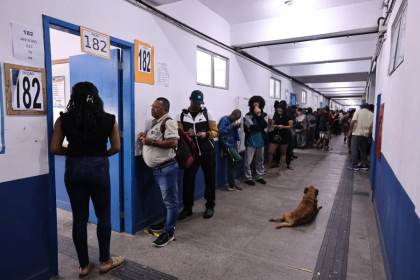 Abren los centros de votación en Brasil para las elecciones presidenciales