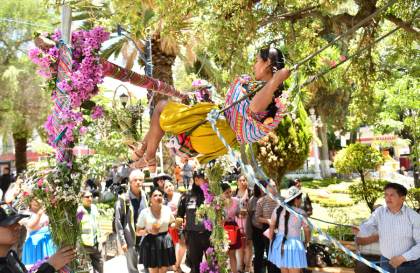 La 'wallunk'a', la tradición que da paso a la vida tras despedir a los difuntos en Bolivia
