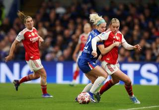 1-0. El Arsenal resiste en Stamford Bridge y avanza a las semifinales