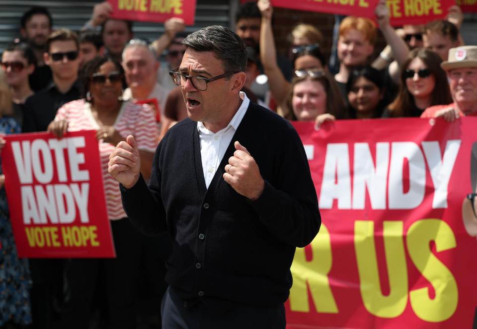 El laborista Andy Burnham, rival de Starmer, gana el escaño inglés de Makerfield
