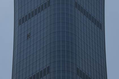 El choque contra rascacielos más alto de Pekín cuestiona el blindaje extremo de la capital