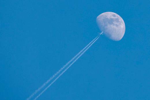 Evitar las estelas de los aviones retrasaría 10 años su impacto en el calentamiento global