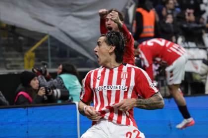 0-1. Memphis falla un penalti y Estudiantes se mete en 'semis' con un zurdazo de Castro