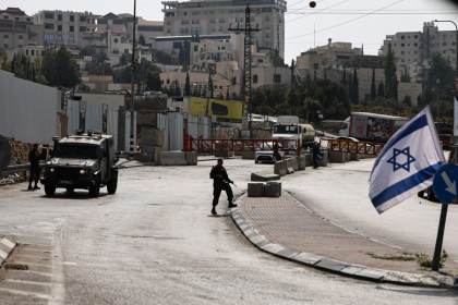 Colonos israelíes provocan altercados en una Cisjordania cercada en la jornada electoral