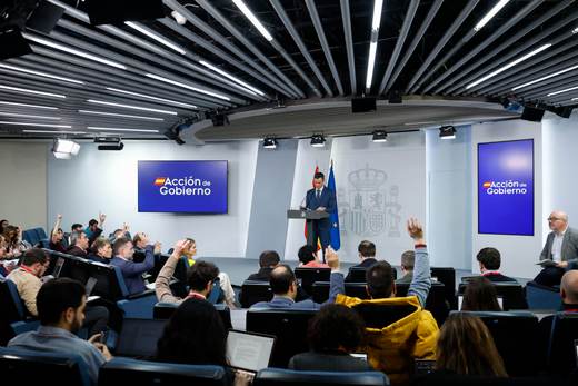 Plan español anticrisis de 5.000 millones de euros con rebajas fiscales para la energía