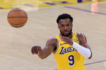 James: Jugar 'playoff' con Broony "puede que sea lo más loco que ha pasado en mi carrera"