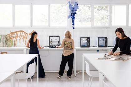 El Centro de Diseño de Moda de la Politécnica cumple 40 años y se muda al Retiro