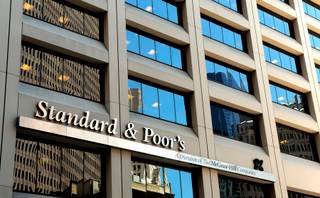 S&P cambia a negativa perspectiva de calificación crediticia de las mexicanas Pemex y CFE