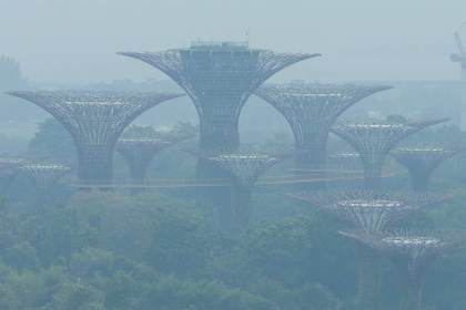 Aire contaminado reduce visibilidad en Singapur y dispara afecciones de salud en Malasia