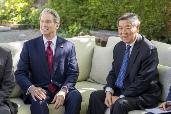China y EEUU mantendrán negociaciones comerciales en Seúl antes de visita de Trump a China