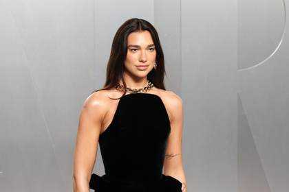 Dua Lipa demanda a Samsung por 15 millones de dólares por uso no autorizado de su imagen