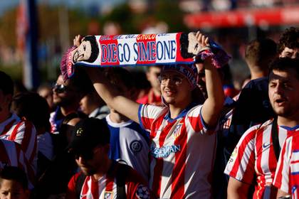 Cinco detenidos por vender a turistas 2 entradas falsas del Atleti-Barça por 1.400 euros