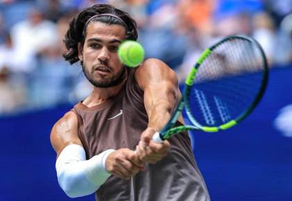 Ovación en Nueva York para Alcaraz tras victoria en su regreso a las pistas