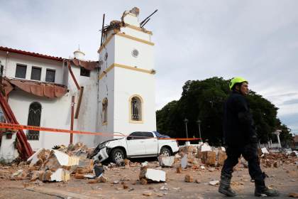 Un hotel y una iglesia colapsan en zona afectada por el terremoto de 7,7 en Panamá