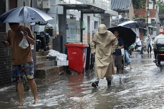 Tornados, un tifón y un deslizamiento dejan al menos 20 muertos y miles de afectados en China