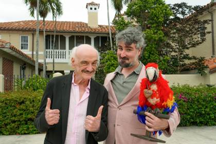 'El viejo y la cotorra', la comedia que rompe tabúes sobre aceptación y duelo en Miami