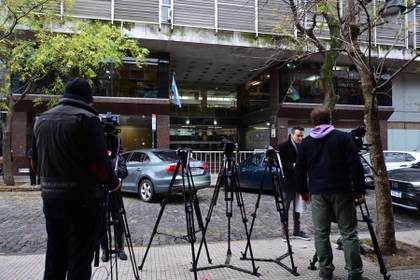 Tres enfermeros que atendieron a Maradona antes de su muerte declararán en el juicio