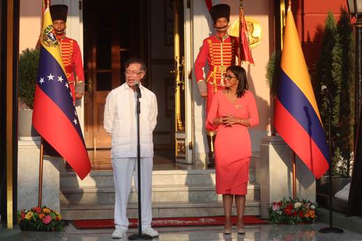 Rodríguez y Petro apuestan por integración eléctrica y de gas entre Venezuela y Colombia