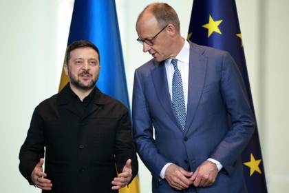 Zelenski dice que cooperará con sus socios para fabricar misiles antibalísticos en Europa