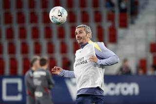 El Atlético, con Musso de portero y Griezmann y Lookman en el ataque