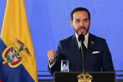 De la Espriella afirma que la paz se construye "con la fuerza de las armas y las leyes"