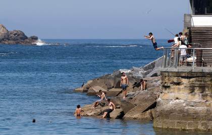 España suma una nueva jornada de altas temperaturas con avisos por calor y tormentas