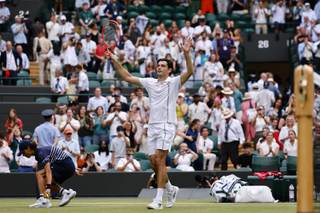 Taylor Fritz impone su ley en hierba