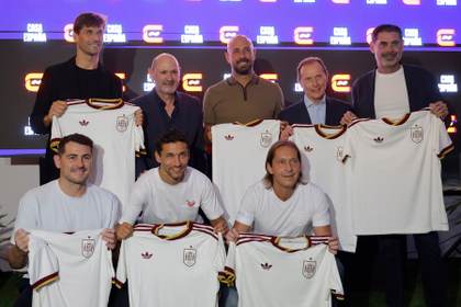 La RFEF reúne a campeones del 2010 para apoyar a la selección contra Francia