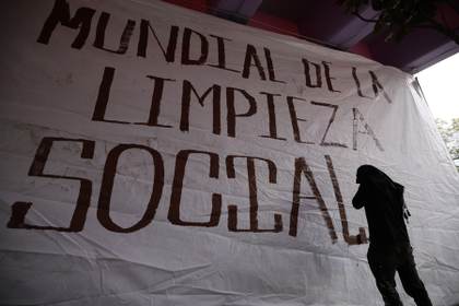 Activistas acusan intento de "borrar" lucha por el agua junto al Estadio Ciudad de México
