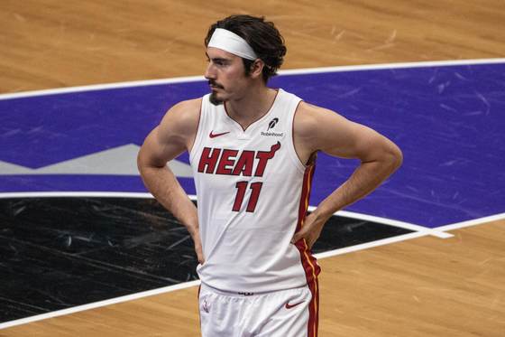 Jaime Jáquez Jr. expresa su satisfacción por la victoria de su hermana Gabriela con UCLA