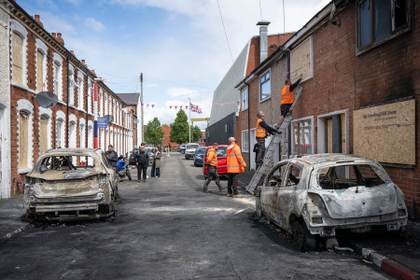 La Policía norirlandesa alerta de viviendas señaladas en línea para incitar a protestas