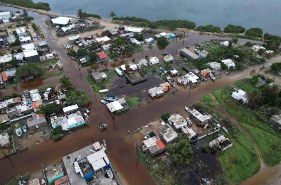 Polo se debilita a tormenta tropical en su paso por el estado mexicano de Sonora