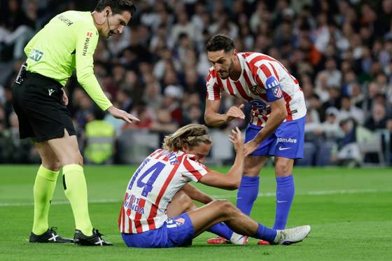 Llorente: "Hay un árbitro que decide y no nos queda otra que respetar lo que se diga"