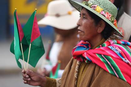 El Alto cumple 41 años en medio de luto por accidente aéreo que dejó 24 muertos en Bolivia