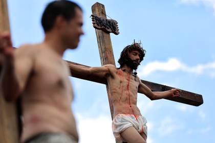 En Latinoamérica se conmemora el Viernes Santo con procesiones y plegarias