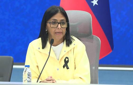 Delcy Rodríguez anuncia conversaciones con EEUU y el FMI para reconstruir infraestructura