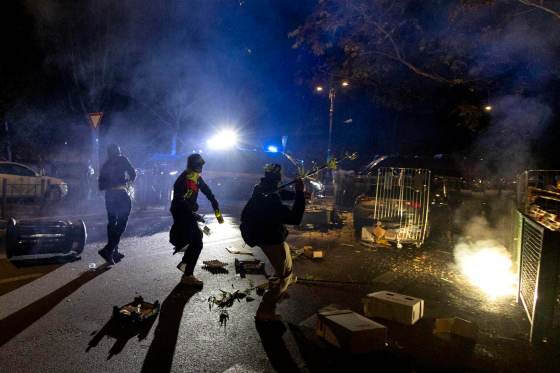 Cargas policiales y enfrentamientos en Roma durante protestas contra el coste de la vida